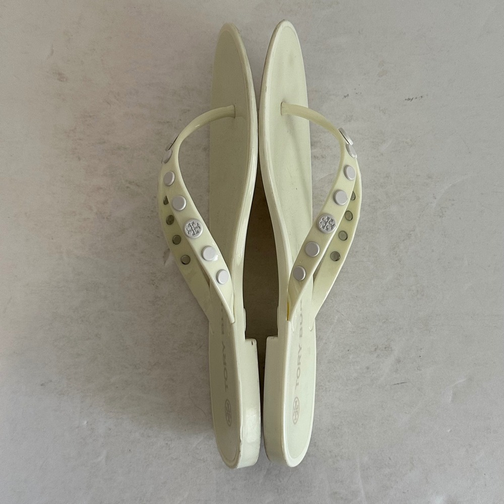 Tory Burch Studded Jelly Toe Post Sandals Size‎ 8 Ivory Resortwear Beach Logo - Picture 4 of 7
